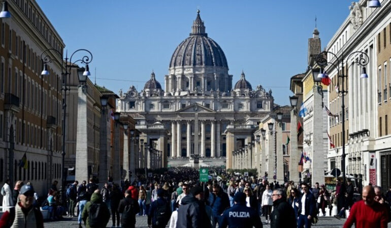 High court says Vatican was let down by financier in London deal