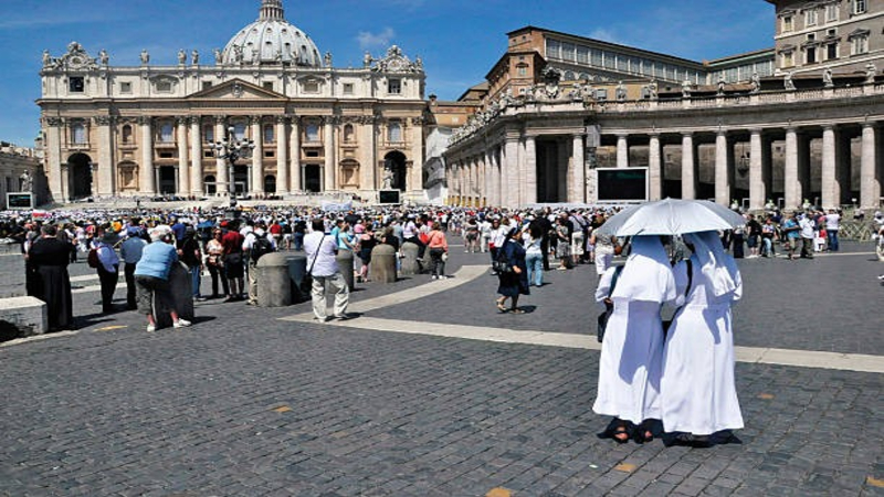 Past scandals return: Vatican leaks files hint at graft