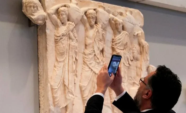 Vatican auctions art to plug budget gaps