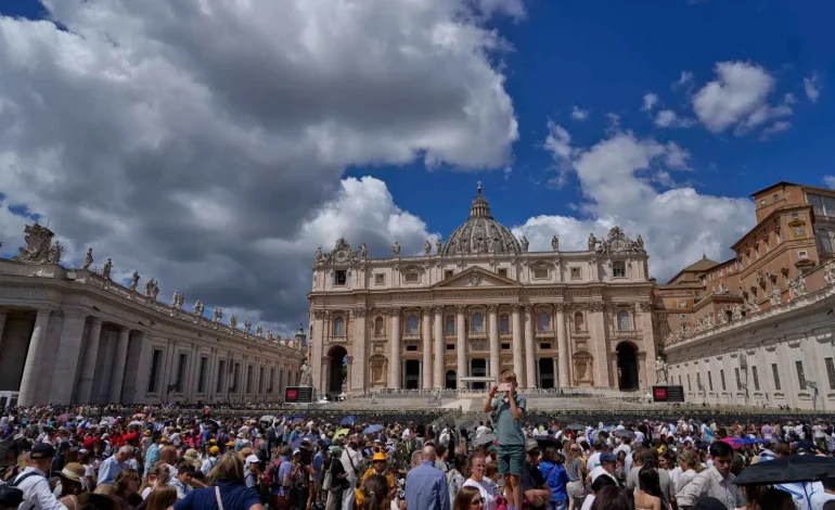 Vatican reports €62 million profit as APSA hides structural deficit