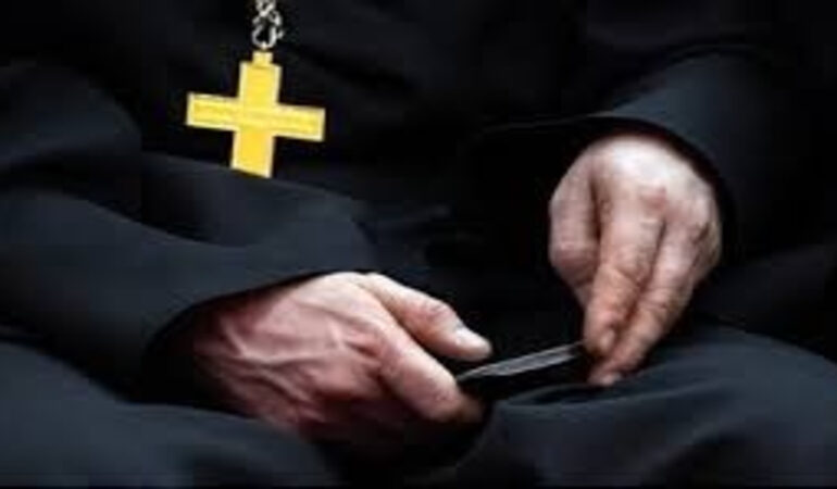 Faith in the Digital Age: Balancing Innovation and Tradition