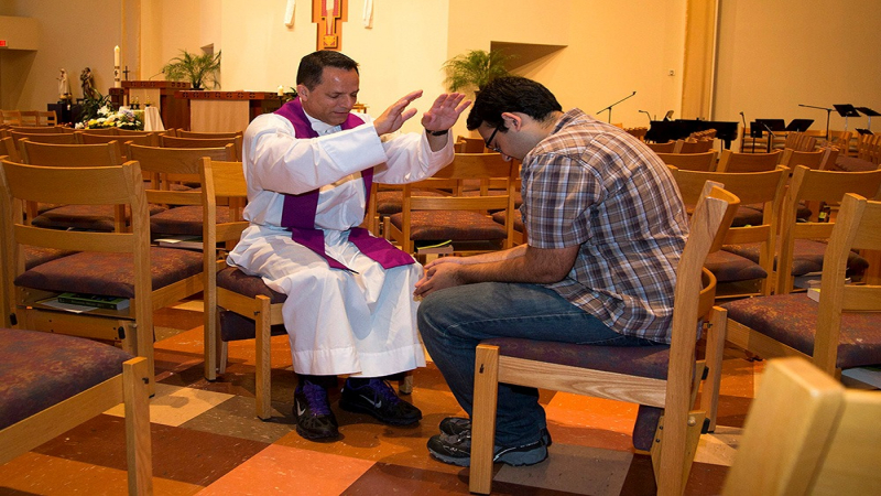 Catholic Students Show Strong Engagement With Faith Principles, Survey Finds