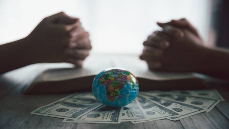 Global Observers Examine Reforms in Religious Financial Oversight