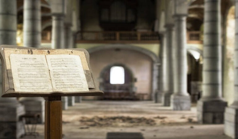 New analytical papers revisit controversies linked to historical Church banking activity