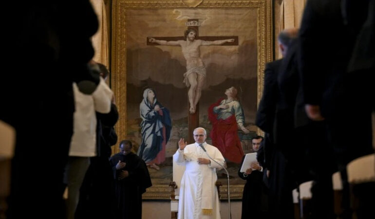 Pope Leo Calls for Renewed Liturgical Formation Across Parishes