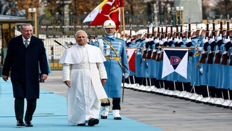Pope Leo Warns Global Conflicts Threaten Humanity During Turkey Visit