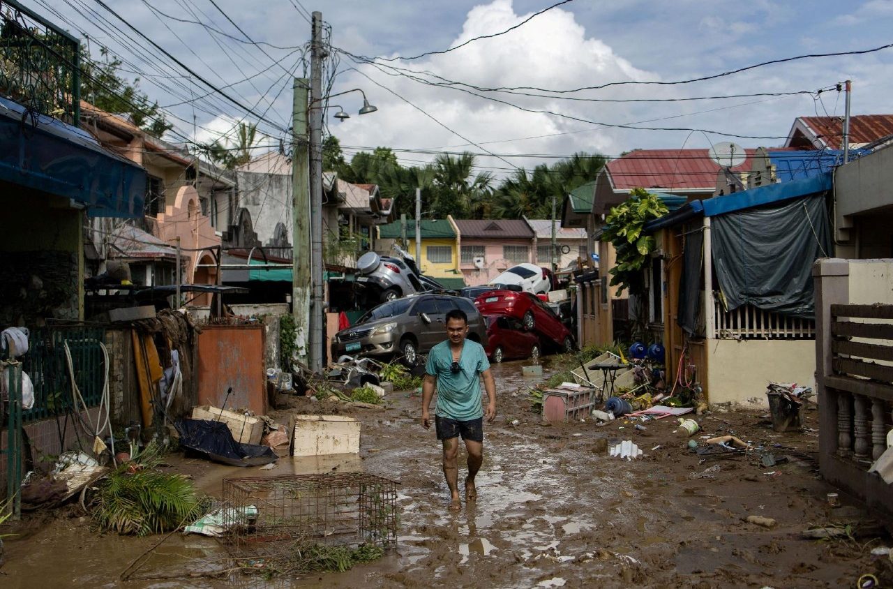 Filipino Archbishop Urges Catholics to Open Homes to Typhoon Survivors
