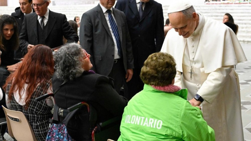 Pope Leo Meets the Sick Ahead of Christmas Audience