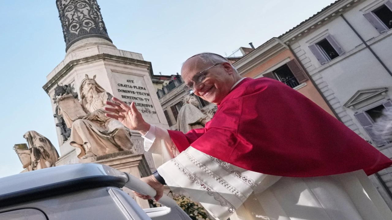 Pope Leo Prays for Peace as Rome Begins Its Christmas Season