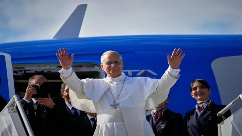 Pope Leo’s First Foreign Trip Shows His Emerging Leadership Style on the Global Stage