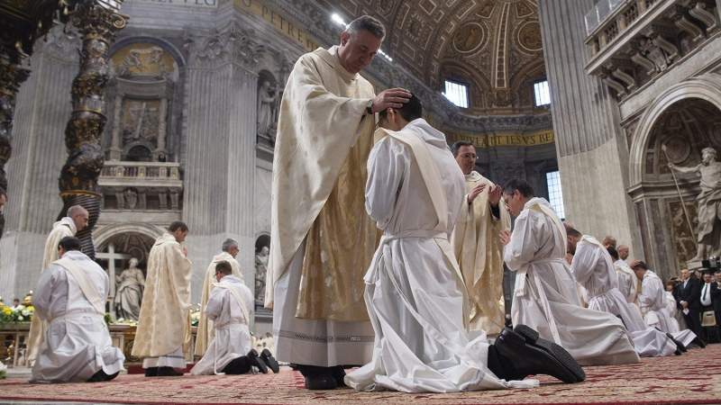 Pope Urges Collegial Renewal in Priestly Ministry