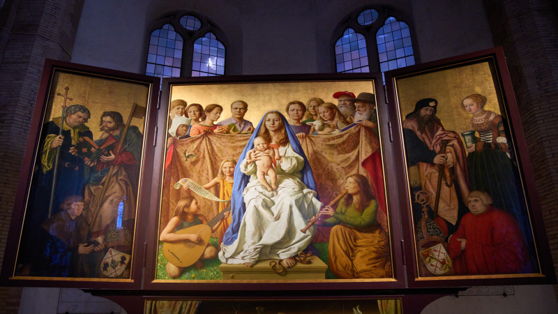 Vatican Altar Honors Homeless Man Portrayed as Saint Peter