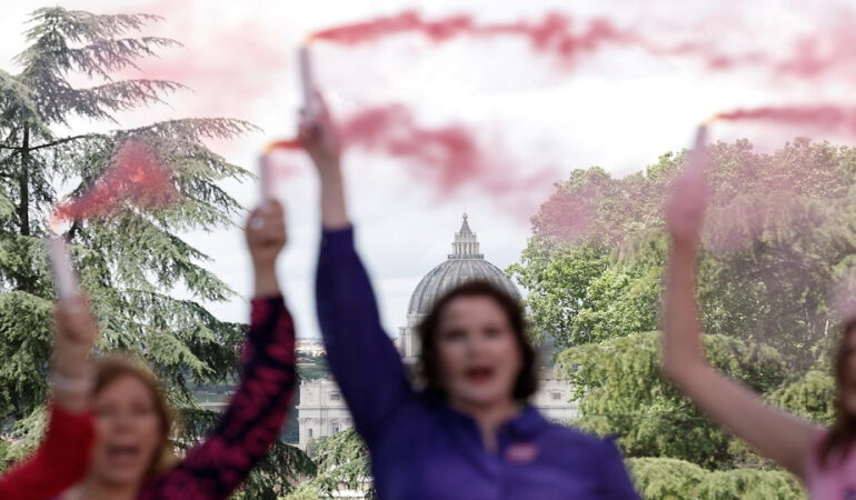 Vatican Review Panel Concludes Current Evidence Does Not Support Women Serving as Deacons