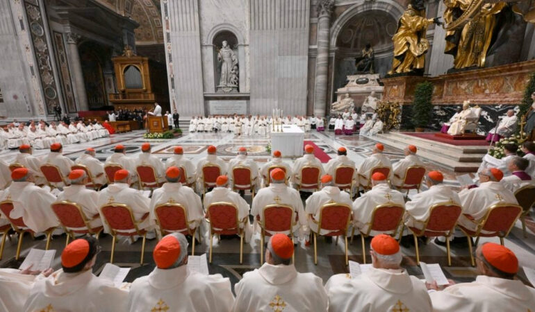 Consistory Calls Cardinals to Shared Discernment