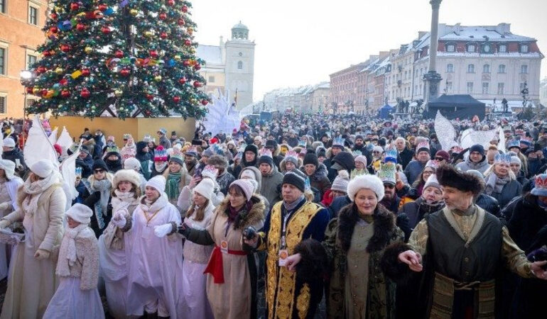 Papal Blessing Marks Massive Three Kings Parade in Poland