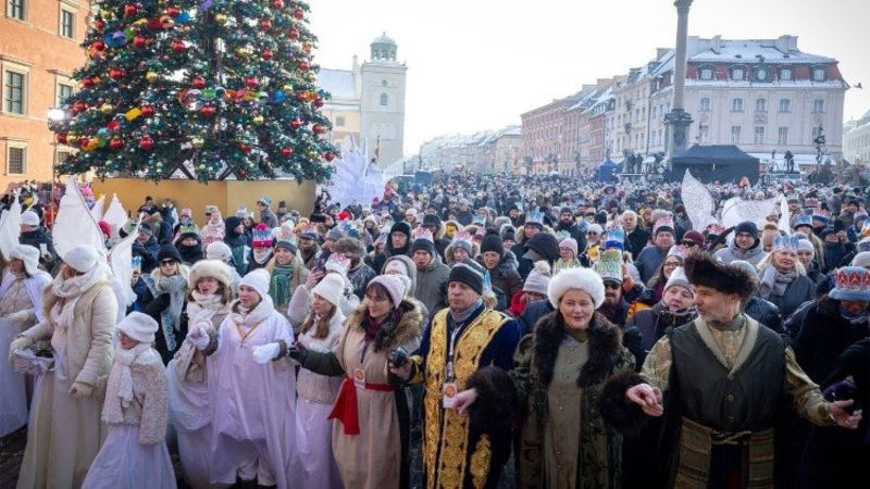 Papal Blessing Marks Massive Three Kings Parade in Poland
