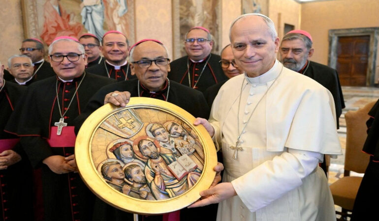 Pope Calls Peruvian Bishops to Renew Apostolic Witness