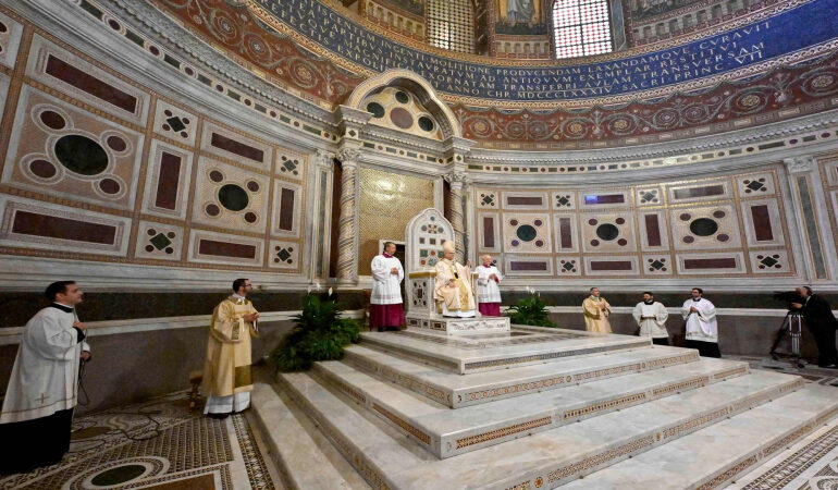 Pope Leo XIV Restores Holy Thursday Liturgy at Rome’s Cathedral