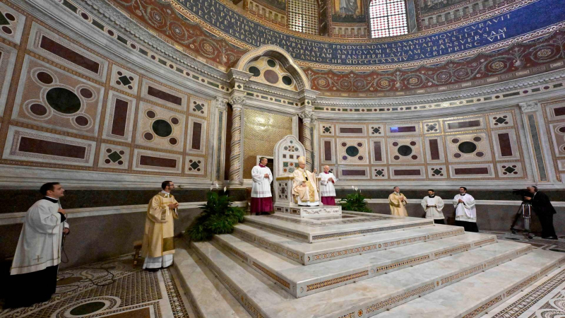 Pope Leo XIV Restores Holy Thursday Liturgy at Rome’s Cathedral