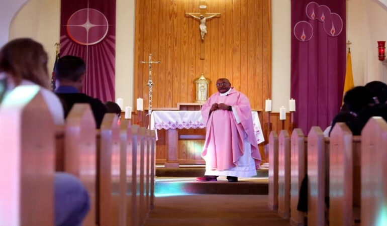 US Visa Rule Eases Strain on Religious Communities