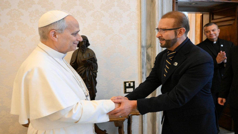 Pope Leo XIV Receives ESNE Founder Noel Díaz at Vatican