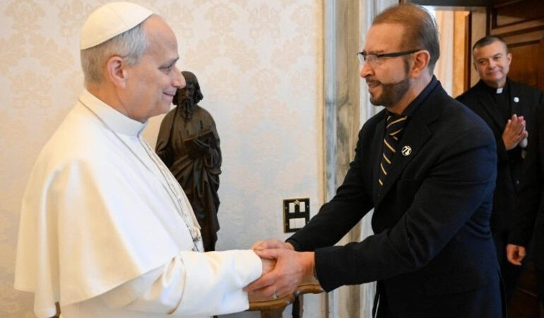 Pope Leo XIV Meets Founder of ESNE Television to Discuss Evangelization and Migration