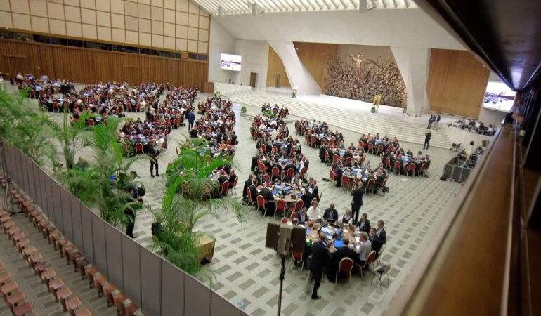Vatican Synod Study Group Raises Concerns About Online Polarization and Digital Oversight
