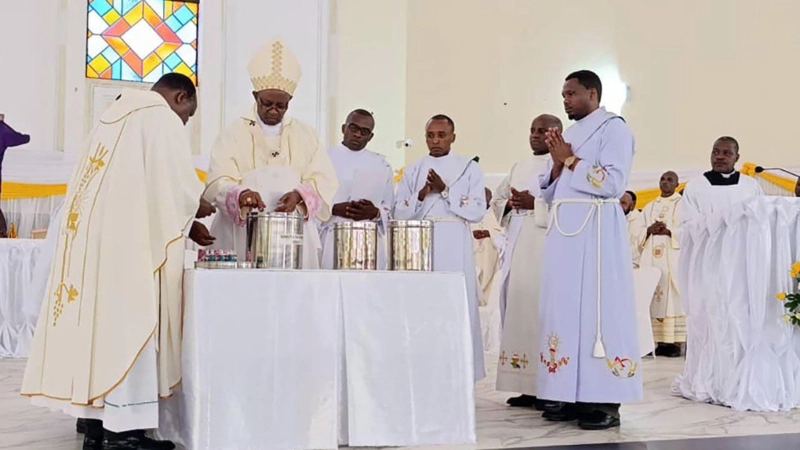 Archbishop Amani Urges Priests to Live Their Calling Fully at Arusha Chrism Mass