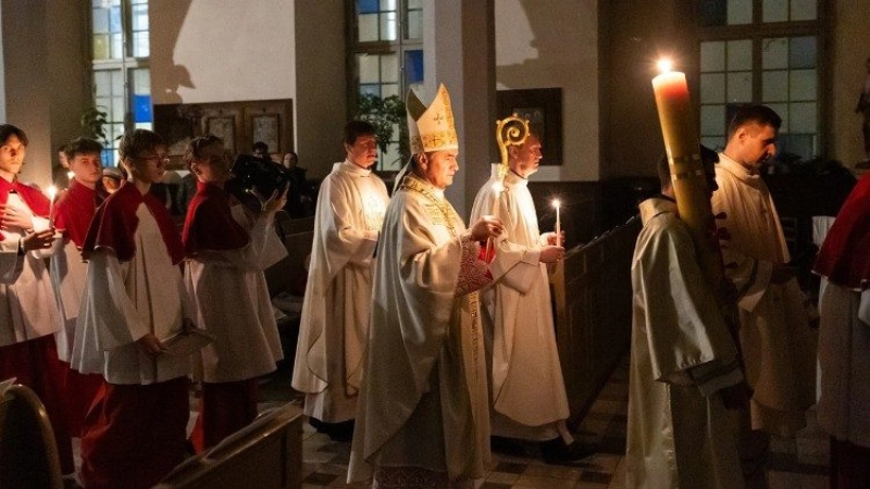 Dozens Join the Church in Estonia During Easter Celebrations