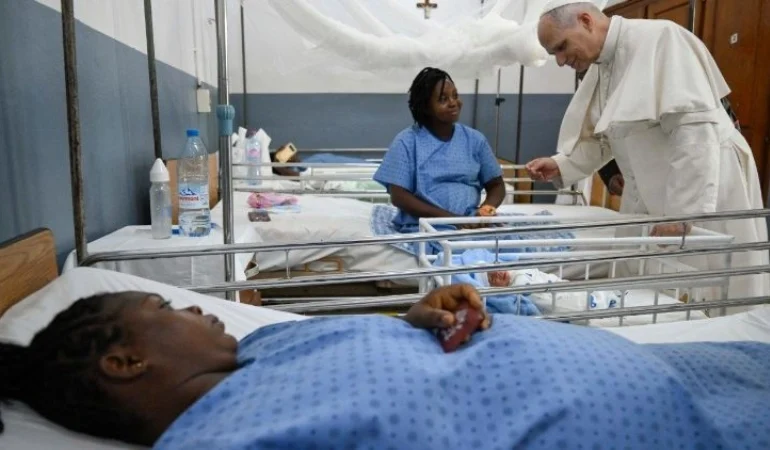 Pope Leo XIV Visits Catholic Hospital in Douala Offers Prayers and Support